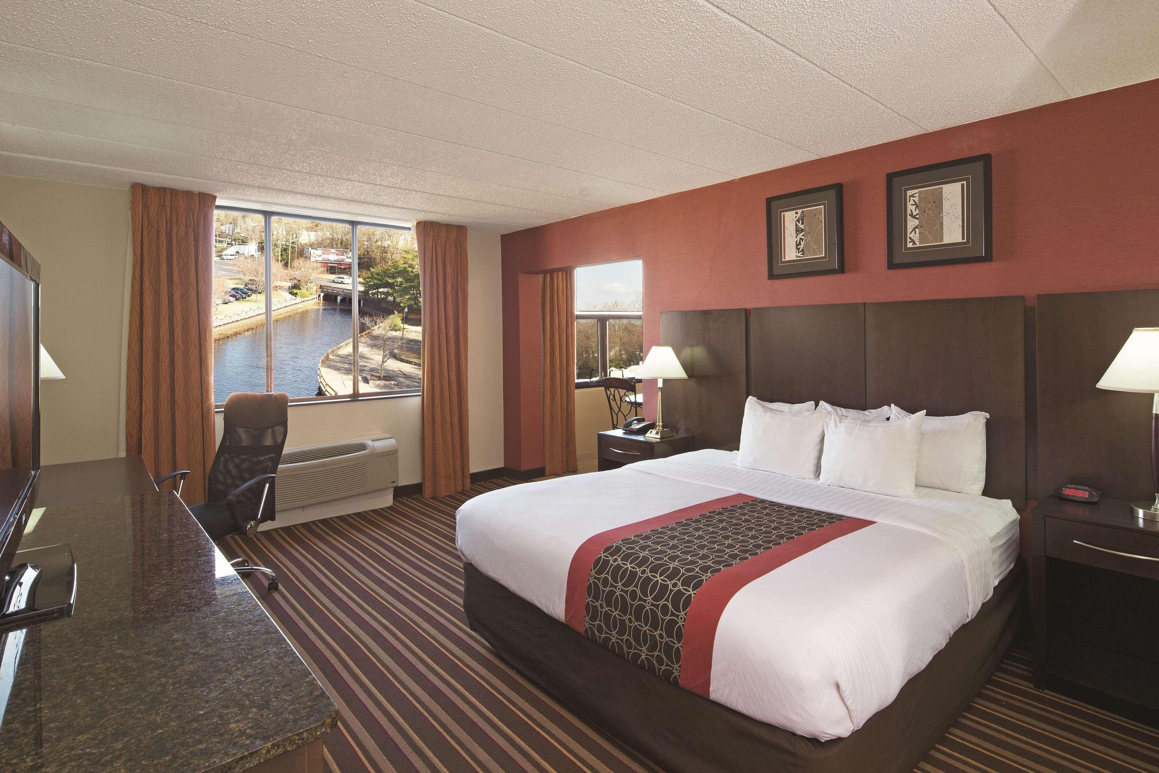 La Quinta By Wyndham Salisbury Exterior foto